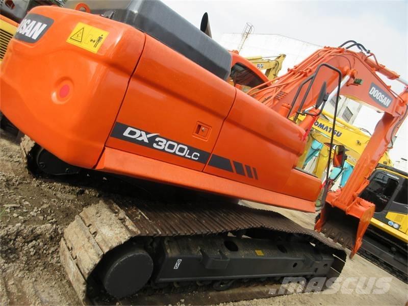 Doosan DX 300 Bagri goseničarji