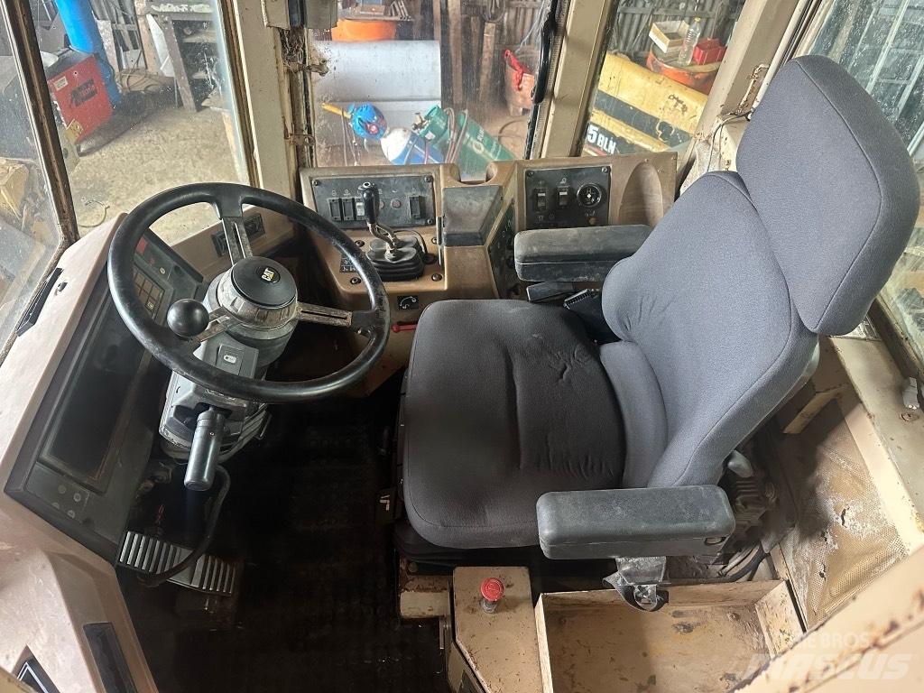 CAT 970 F Kolesni nakladalci