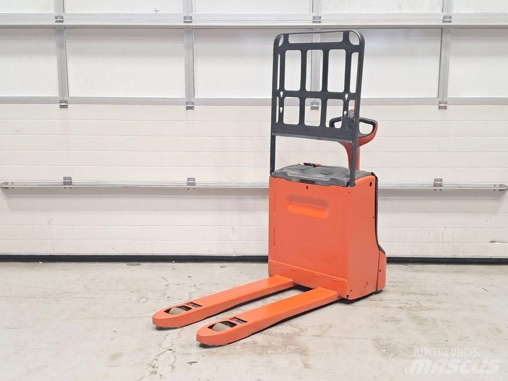 Linde T16 Električni nizko dvižni viličar