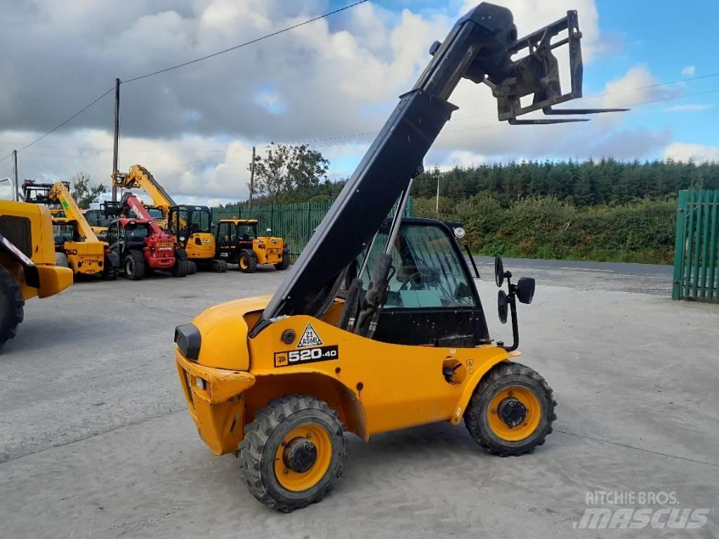 JCB 520-40 Kmetijski teleskopski nakladalci