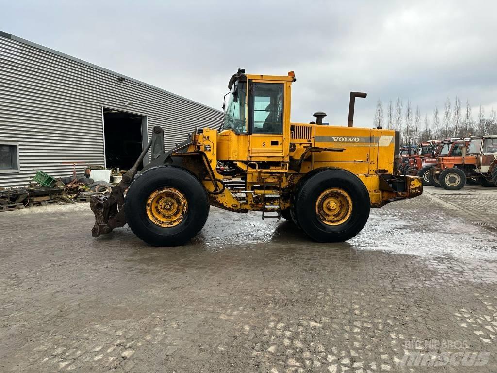 Volvo L120C Kolesni nakladalci