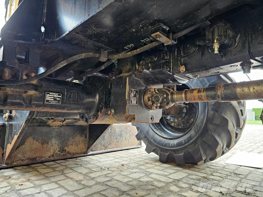 CAT M314F Bagri na kolesih