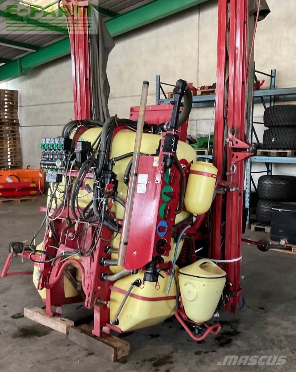 Hardi Master 1200 Vlečne škropilnice