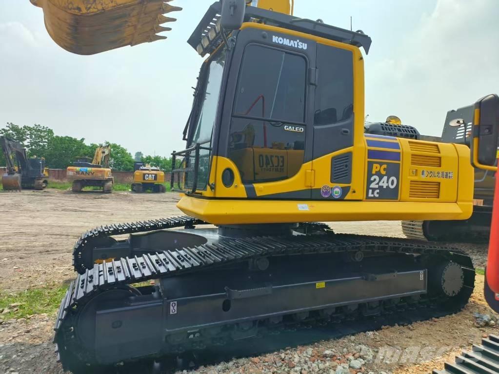 Komatsu PC 240-8 Bagri goseničarji