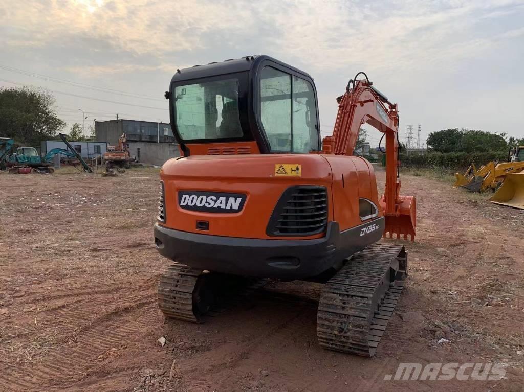 Doosan DX 55 Mini bagri <7t