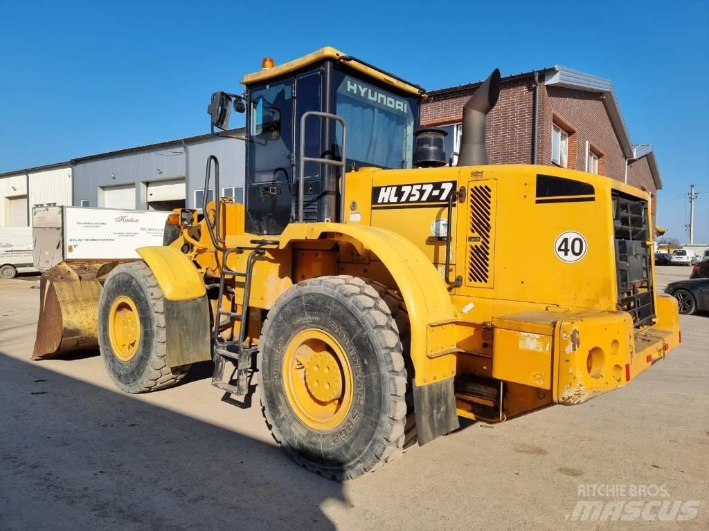 Hyundai HL 757-7 Kolesni nakladalci