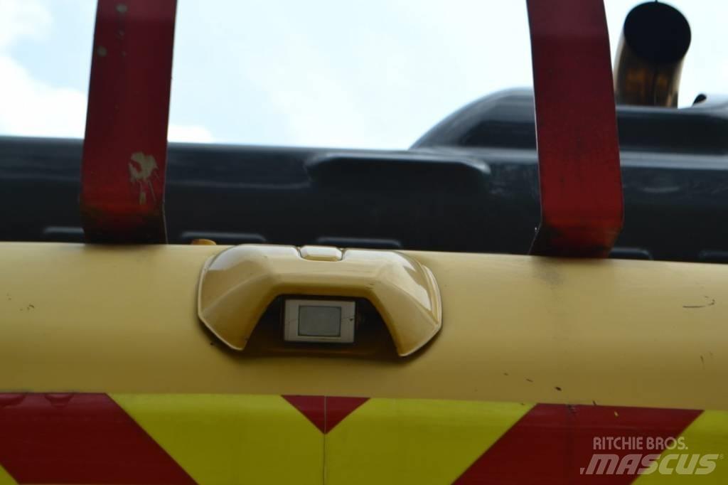 Komatsu PC 210 LC-11 Bagri goseničarji