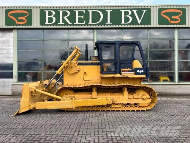Komatsu D 85 P-18 Buldožerji goseničarji