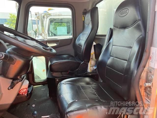 Peterbilt 337 Tovornjaki za prevoz pijač