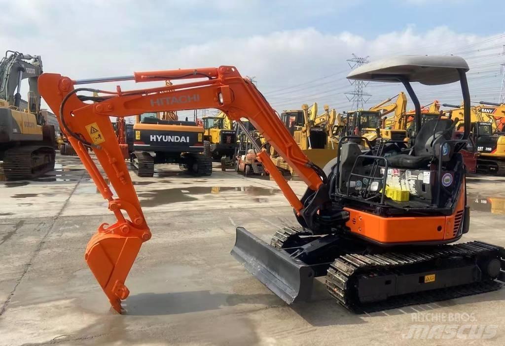 Hitachi 30 Bagri goseničarji
