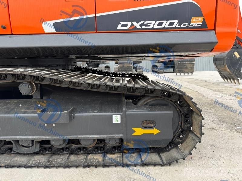 Doosan DX 300 LC-9C Bagri goseničarji