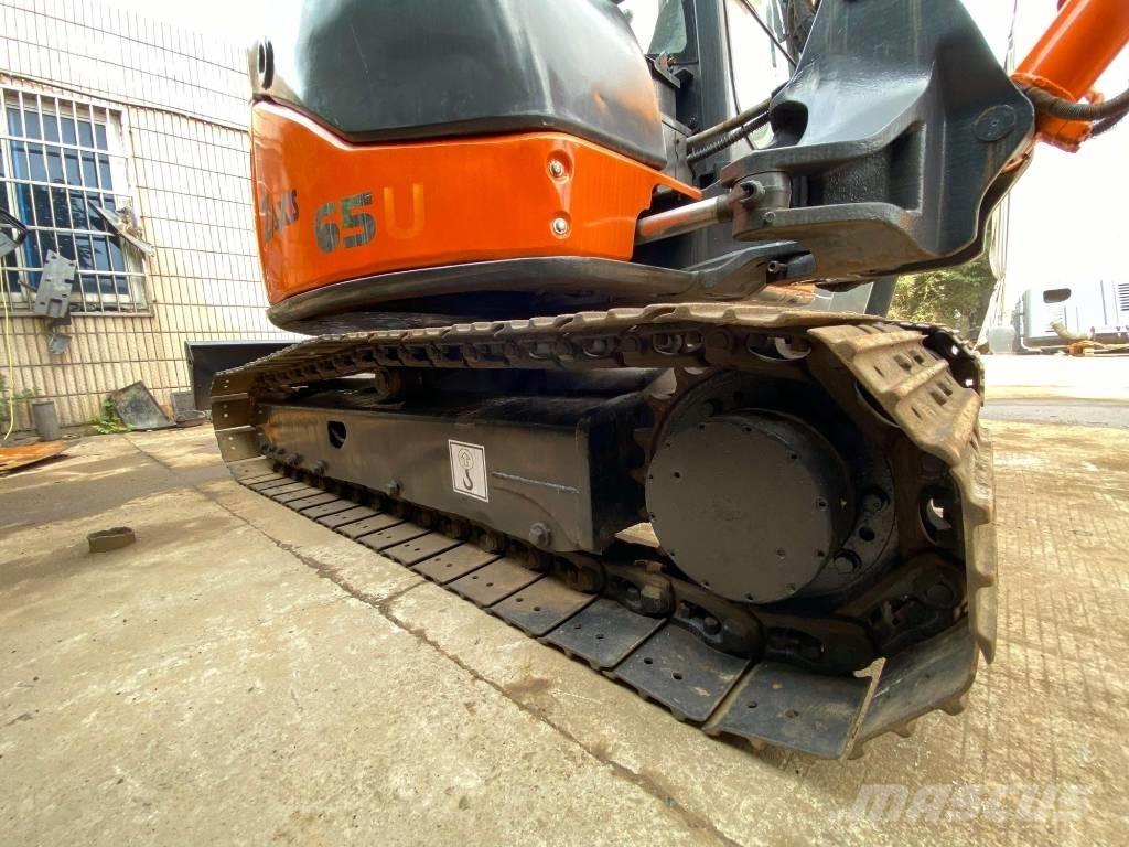Hitachi ZX65 Mini bagri <7t