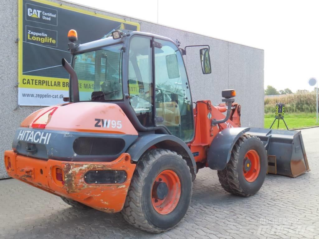 Hitachi ZX 95 Kolesni nakladalci