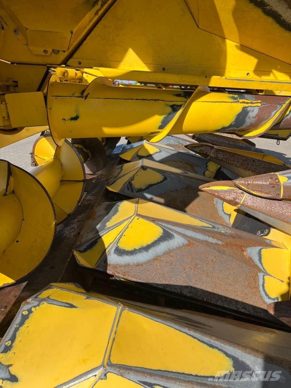 New Holland MF675W Dodatna oprema za kombajne