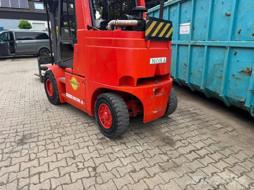 Mora M 85 C Dizelski viličarji