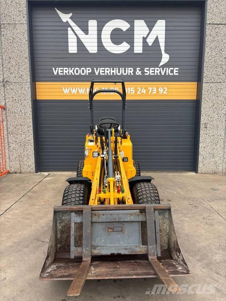 Knikmops KM 130 Kolesni nakladalci