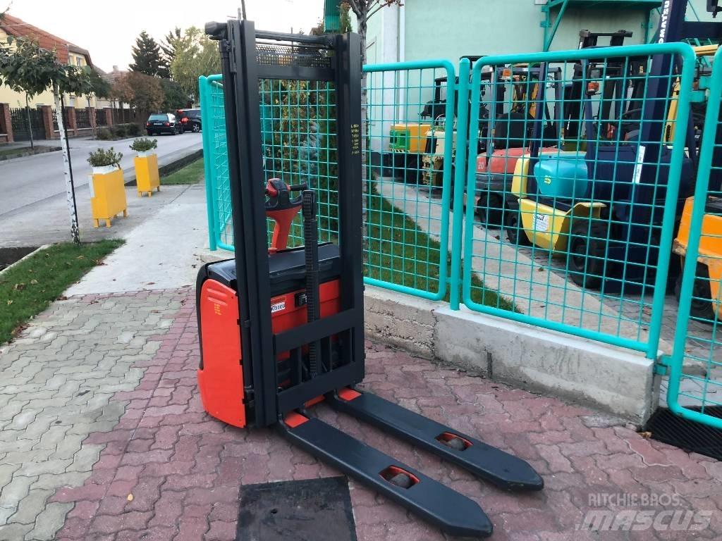Linde L 12 V-3108 Ročni električni viličar