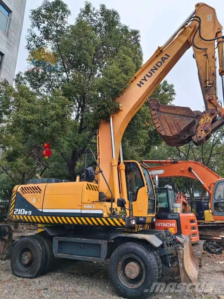 Hyundai R210W-9 Bagri na kolesih