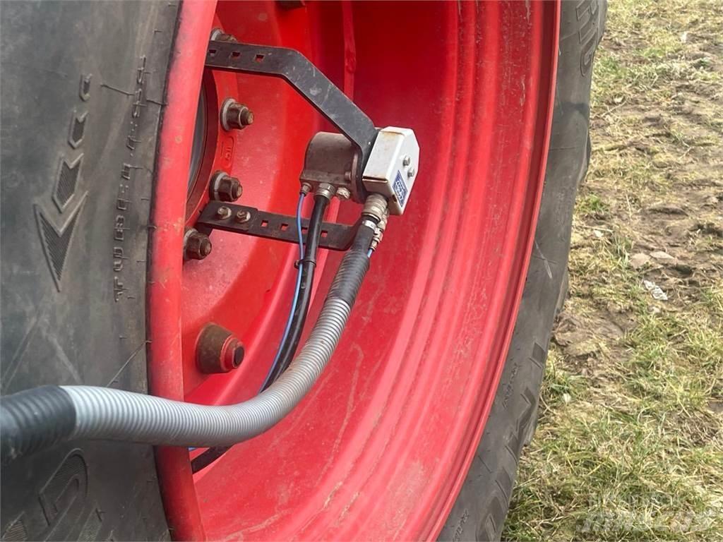 Fendt 724 Vario Traktorji