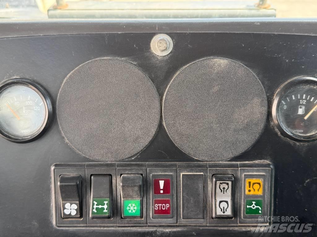 Ammann AP 240 H Kolesni valjarji s pnevmatikami