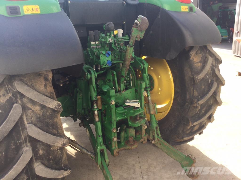 John Deere 6125M Traktorji