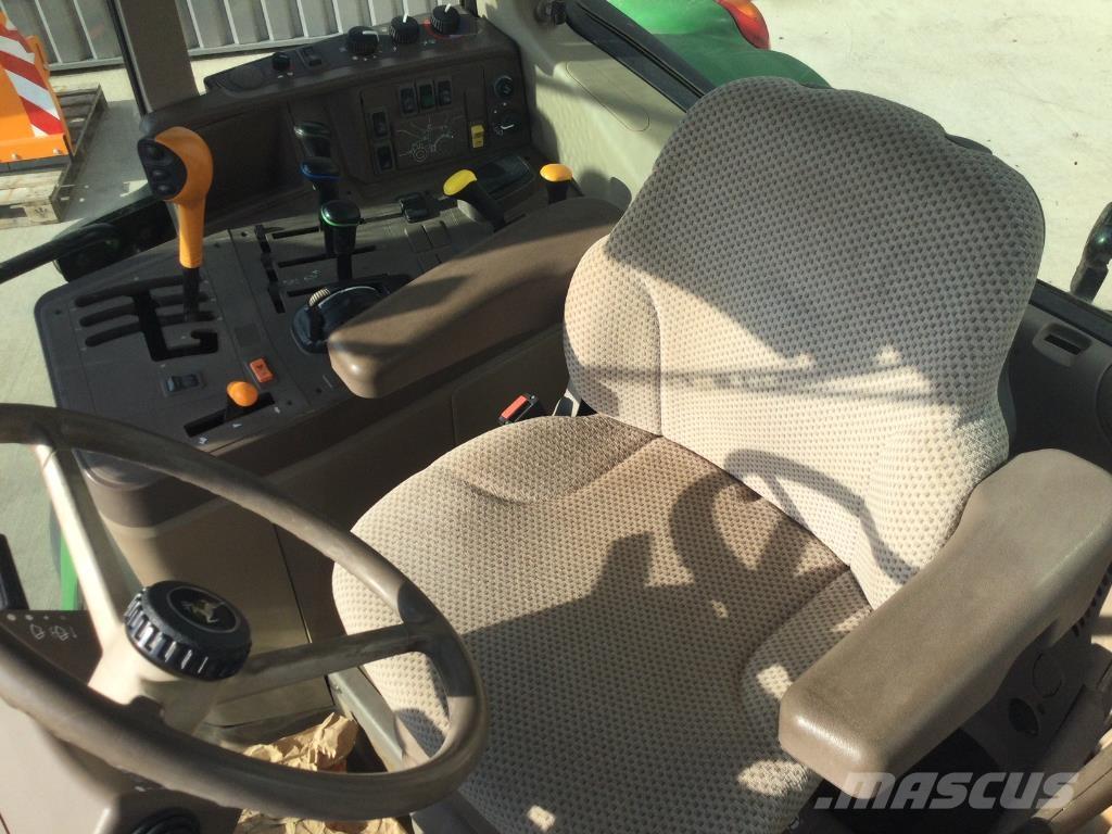 John Deere 6125M Traktorji