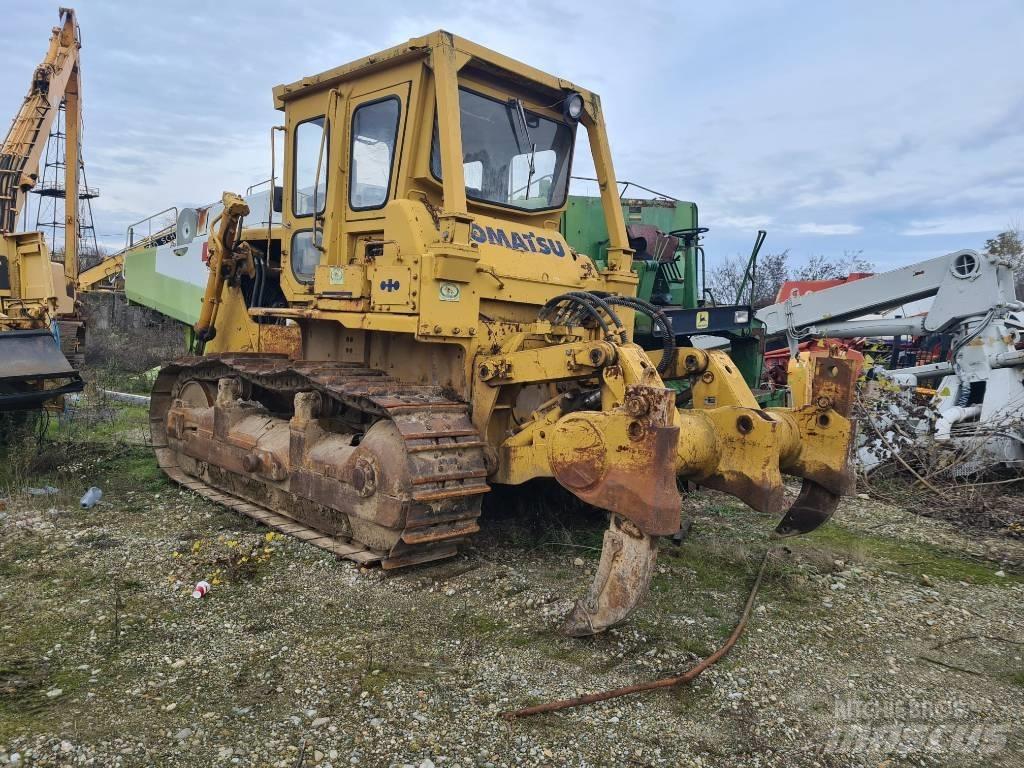 Komatsu D 85-18 Buldožerji goseničarji