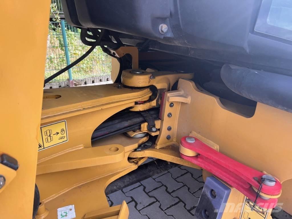 CAT 908M Radlader Kolesni nakladalci