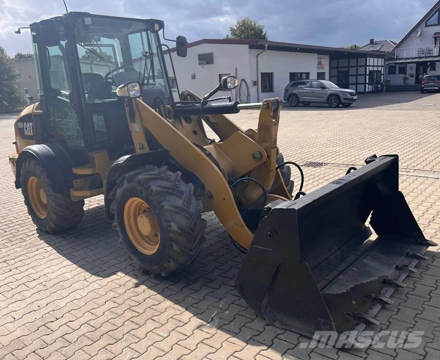 CAT 908M Radlader Kolesni nakladalci