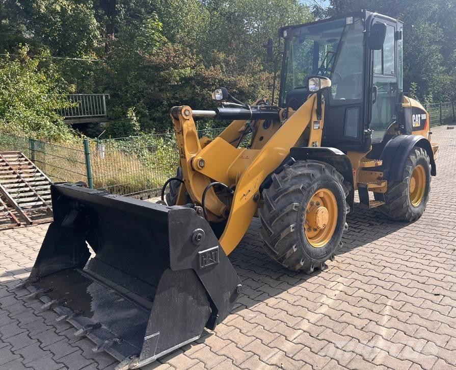 CAT 908M Radlader Kolesni nakladalci