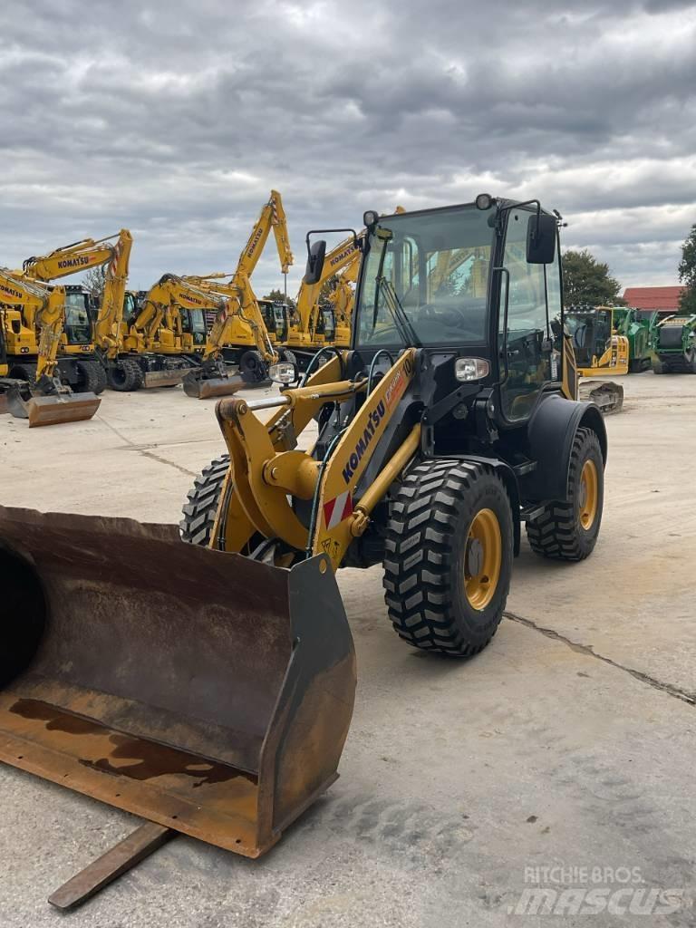 Komatsu WA80M-8 Mini nakladalci