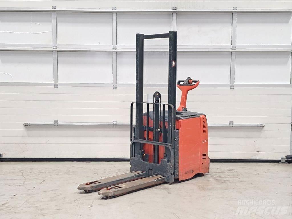 Linde L12L Ročni električni viličar