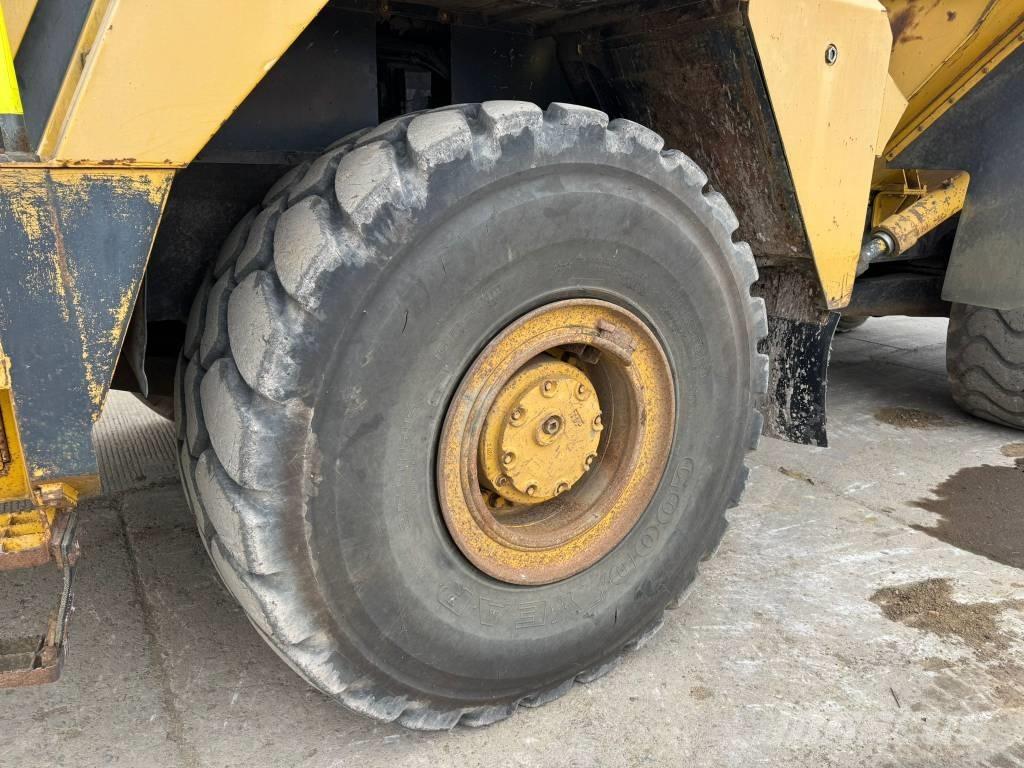 Komatsu HM 350-1 Zglobni demperji