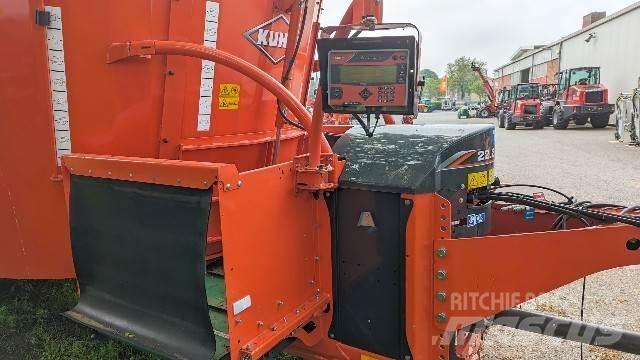 Kuhn Profile 22.2CL Hranilnice živine