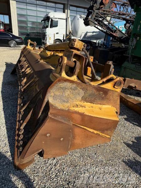 CAT D8T Buldožerji goseničarji