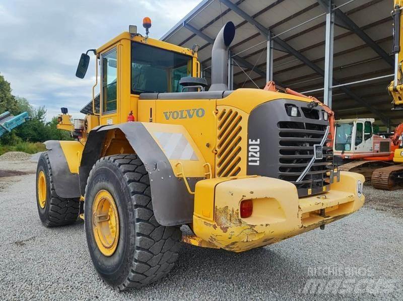 Volvo L120E Kolesni nakladalci