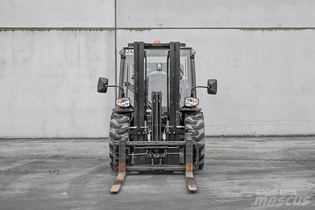 Manitou MC 25-4 Dizelski viličarji