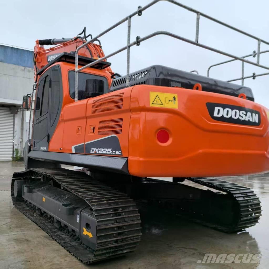 Doosan DX 225 LCA Bagri goseničarji