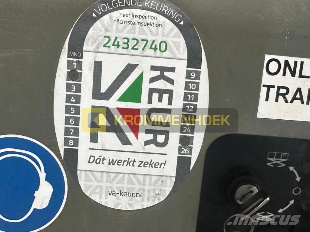 JLG M 3369 Škarjaste dvižne ploščadi