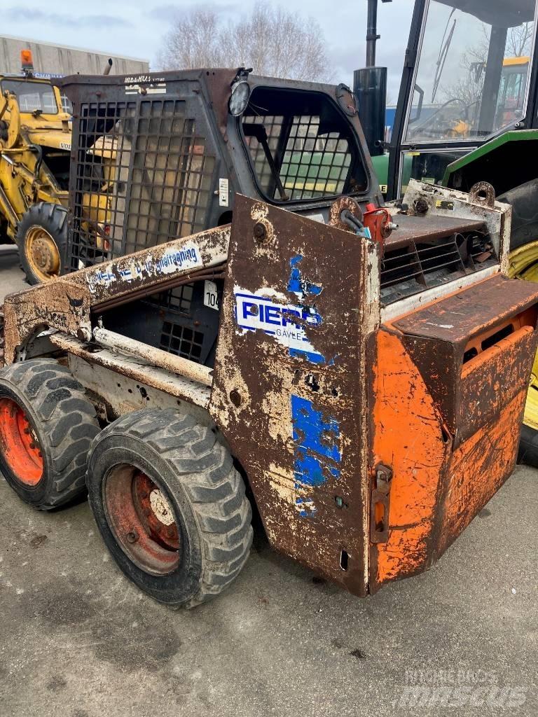 Bobcat 743 Skid steer mini nakladalci