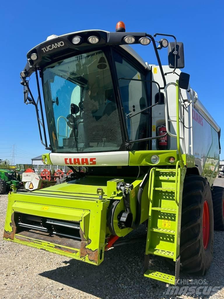 CLAAS Tucano 440 Kombajni
