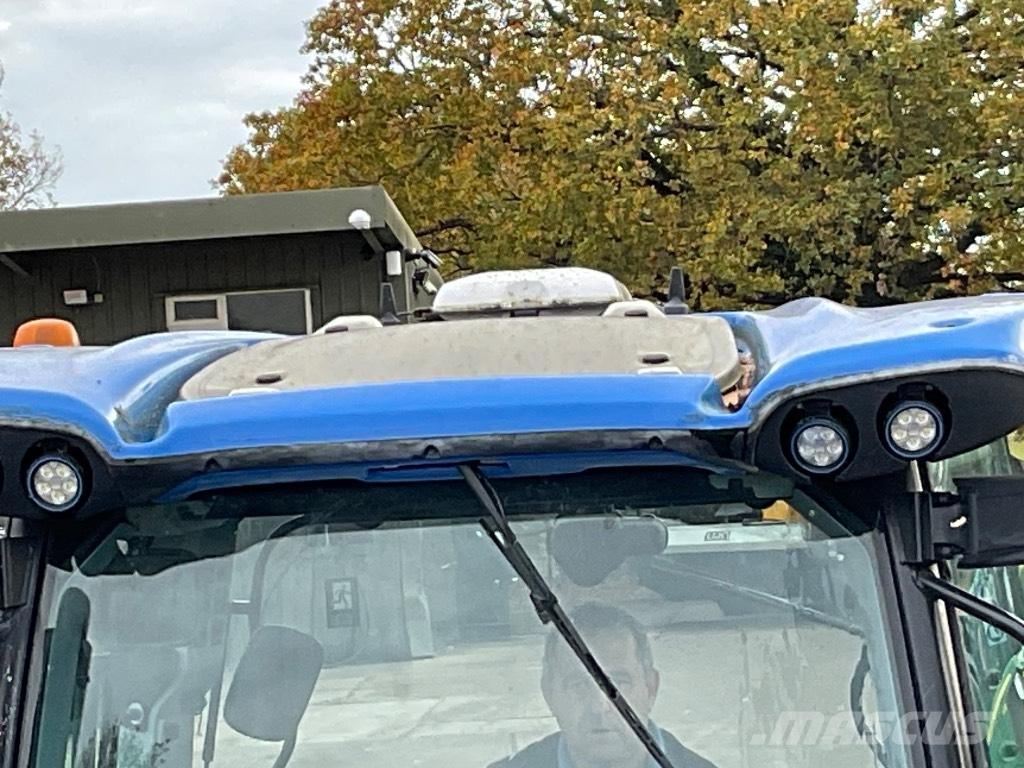 New Holland T 7.210 Traktorji