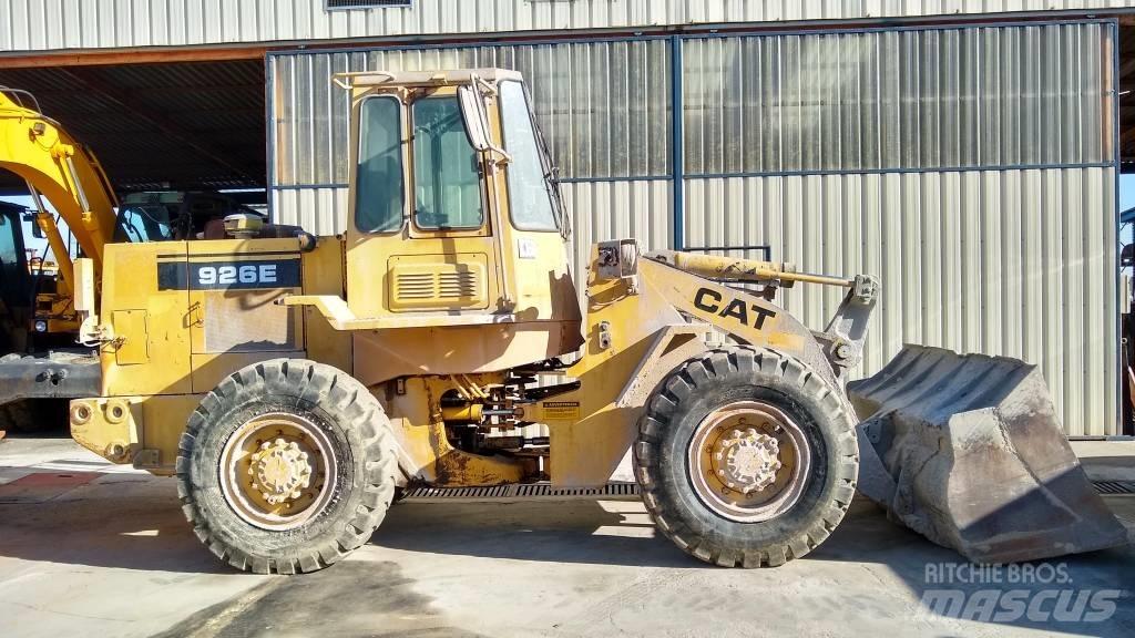 CAT 926 E Kolesni nakladalci