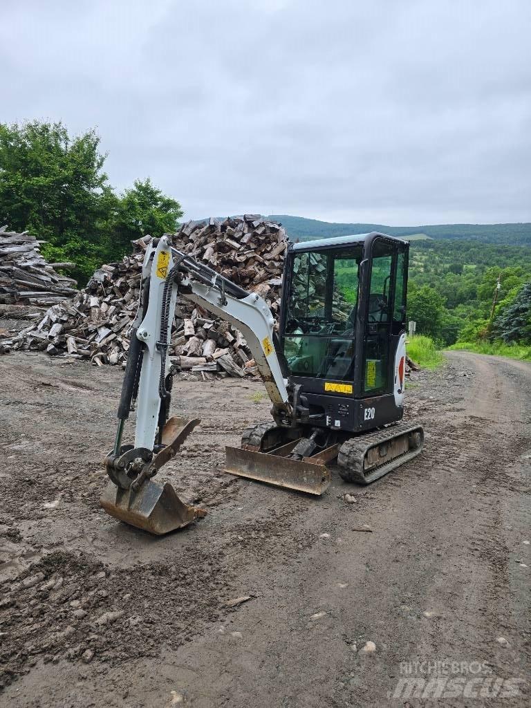 Bobcat E 20 Mini bagri <7t