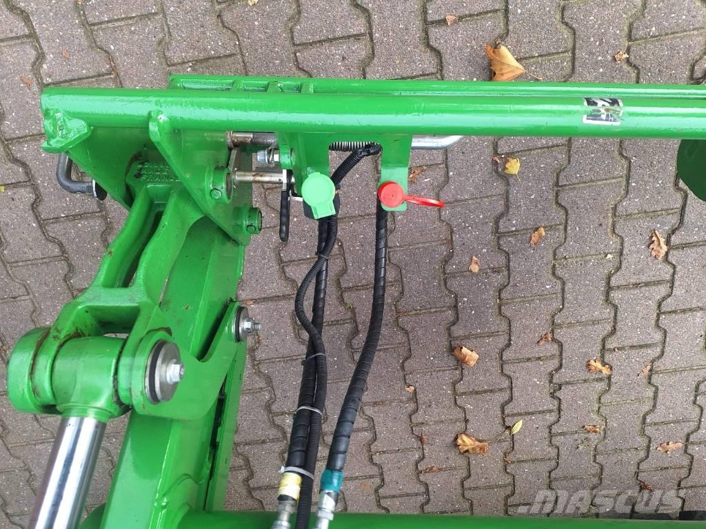 John Deere 5075M Traktorji