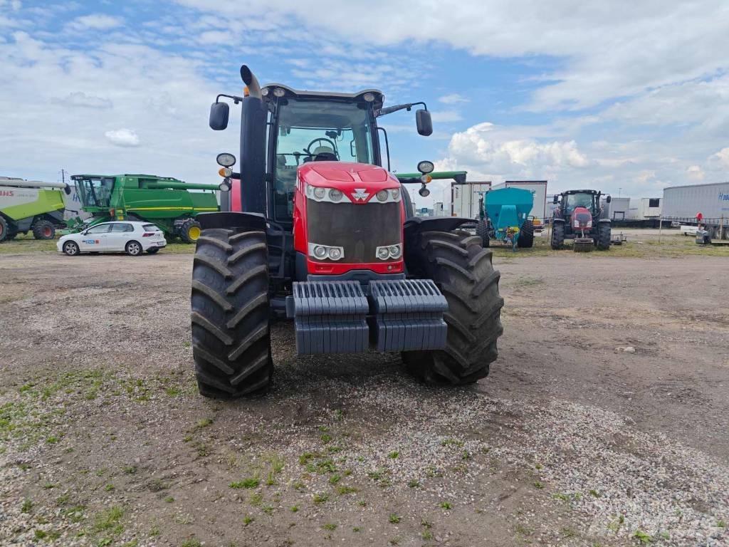 Massey Ferguson 8735 Traktorji