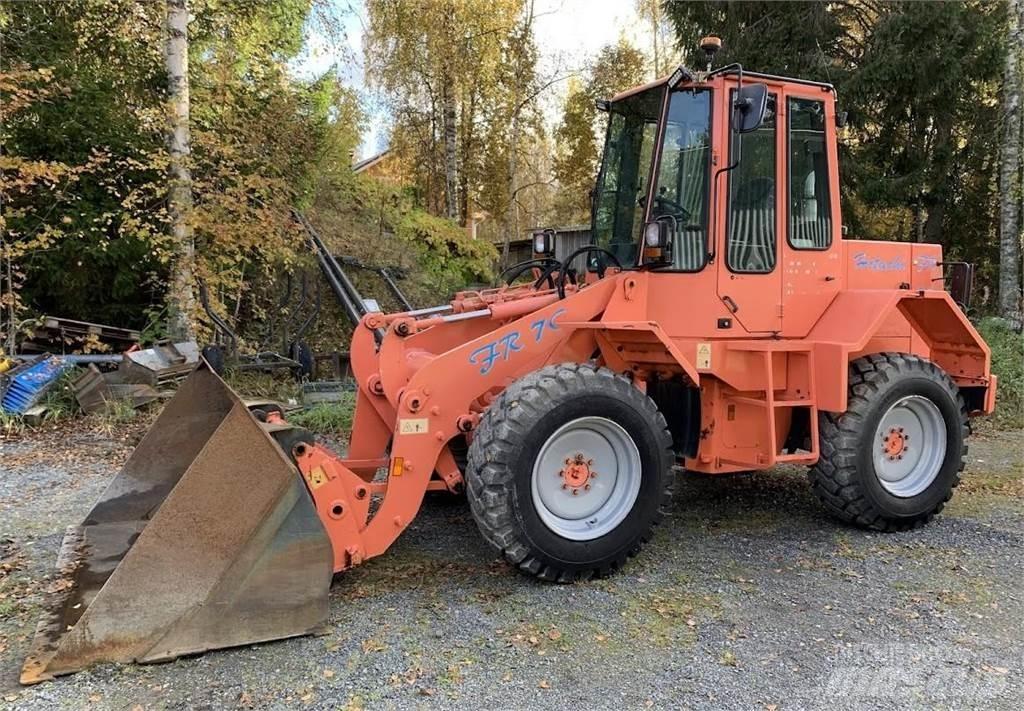 Hitachi FR 7 C Kolesni nakladalci