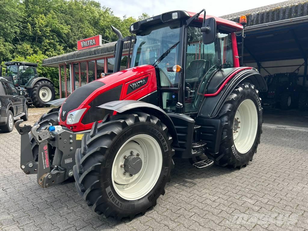 Valtra N 93 Traktorji