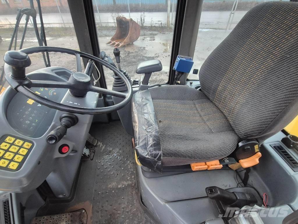 Volvo L 40 B Kolesni nakladalci