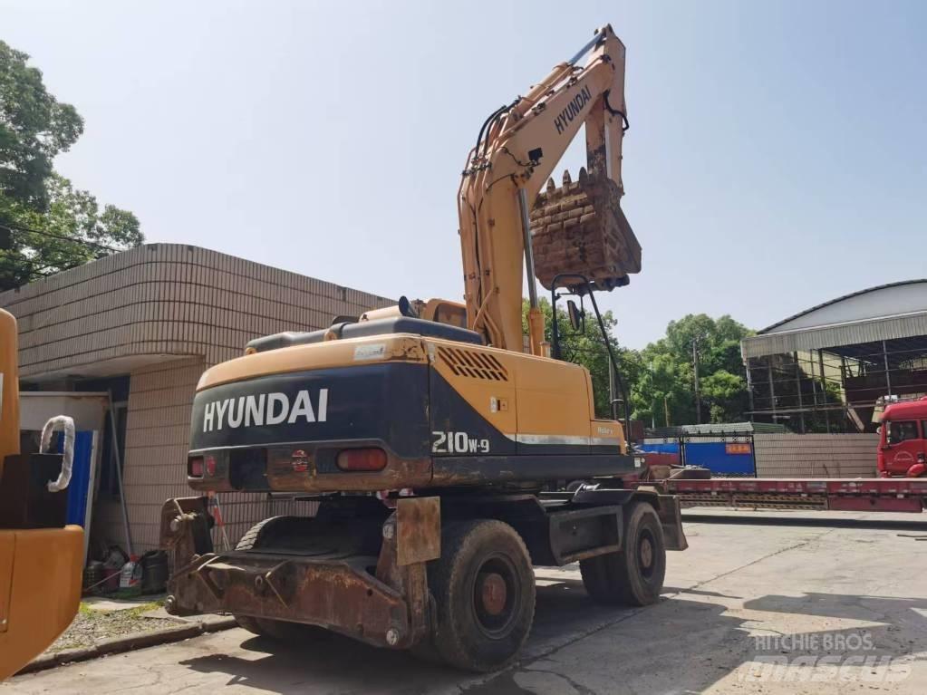 Hyundai R210W-9 Bagri na kolesih